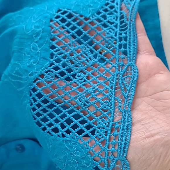 New Directions Teal Button-Up Blouse with Embroidered Hem size 1X - Picture 4 of 7